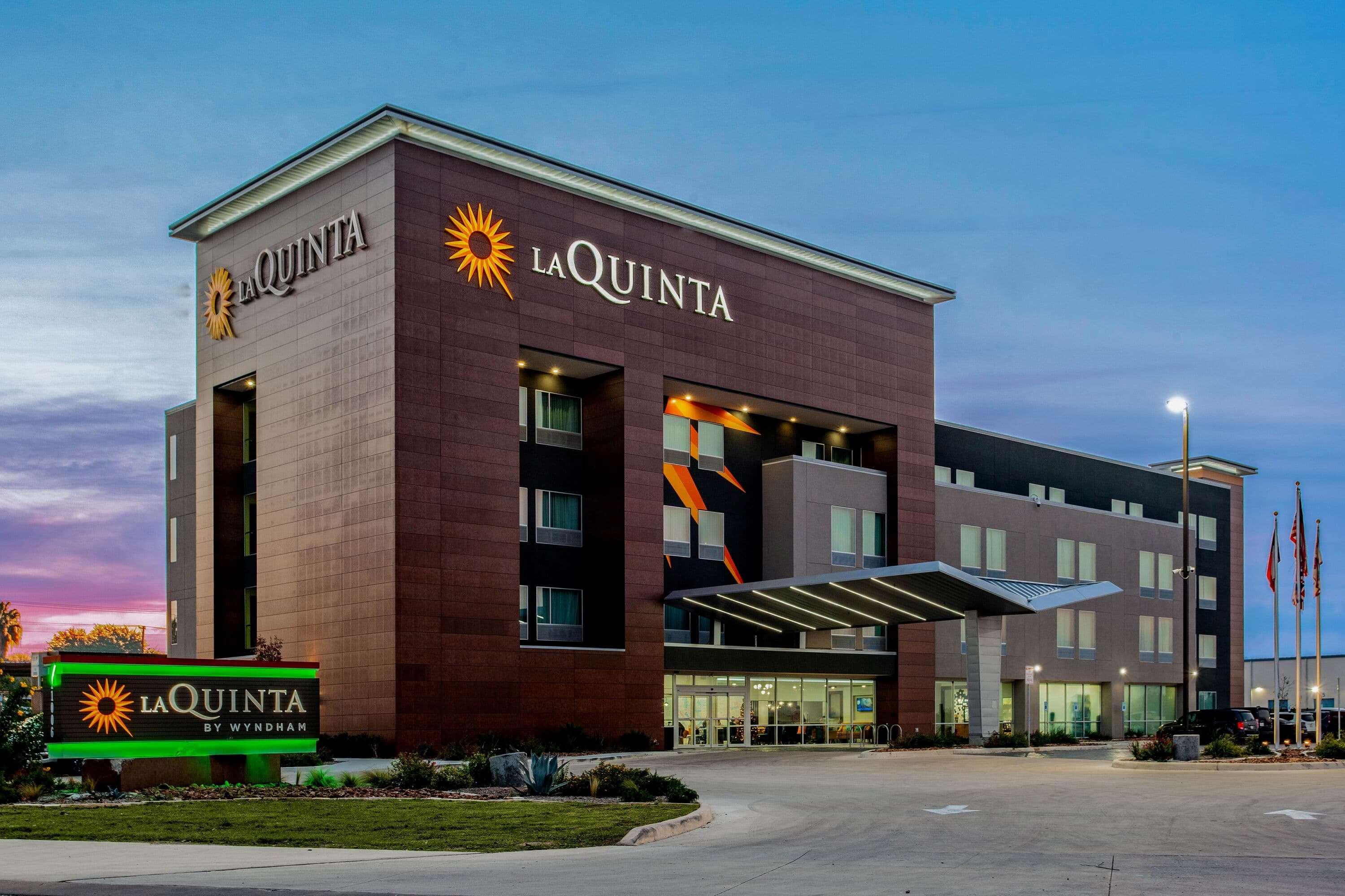 La Quinta By Wyndham San Antonio Alamo City Bagian luar foto