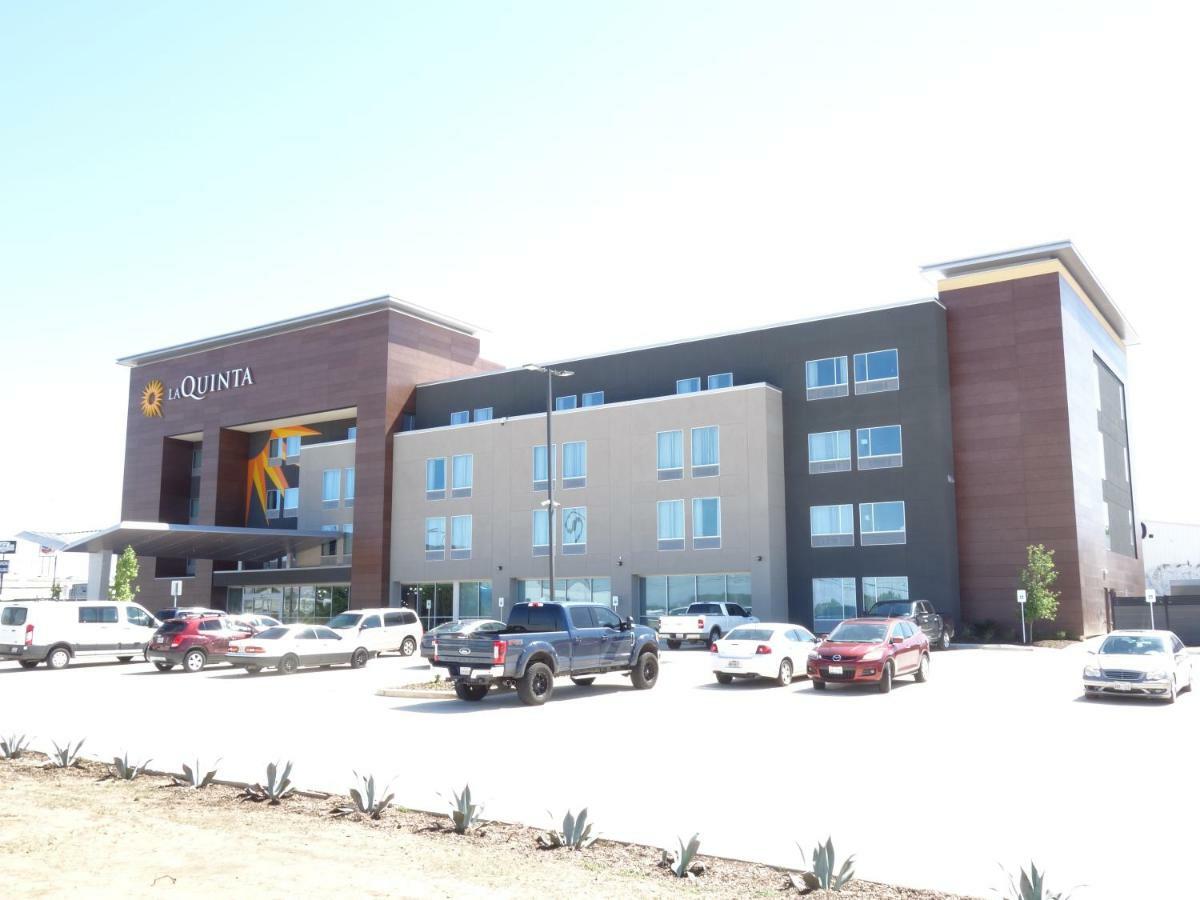 La Quinta By Wyndham San Antonio Alamo City Bagian luar foto